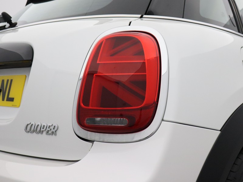 2024 (24) MINI HATCHBACK 1.5 Cooper Exclusive Premium 5dr Auto 5212057