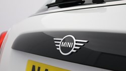 2024 (24) MINI HATCHBACK 1.5 Cooper Exclusive Premium 5dr Auto 5212059