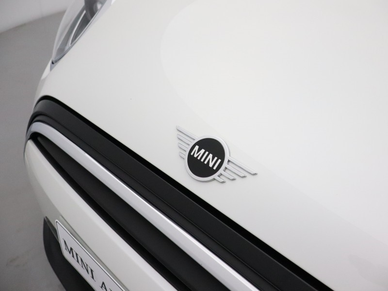 2024 (24) MINI HATCHBACK 1.5 Cooper Exclusive Premium 5dr Auto 5212068
