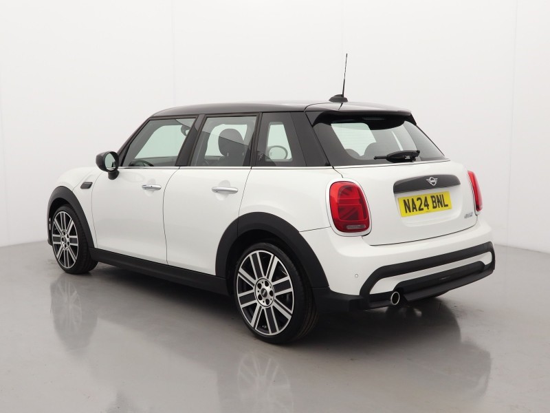 2024 (24) MINI HATCHBACK 1.5 Cooper Exclusive Premium 5dr Auto
