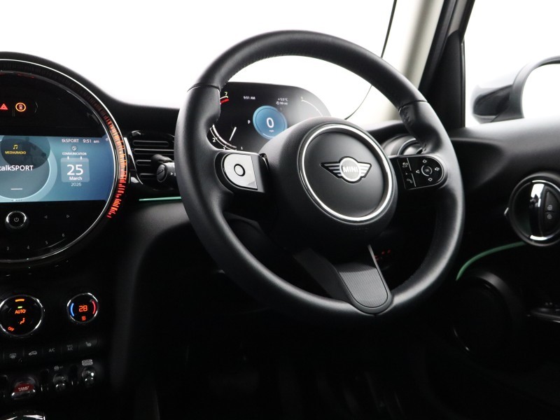 2023 (73) MINI HATCHBACK 1.5 Cooper Classic Premium 5dr Auto 5217137