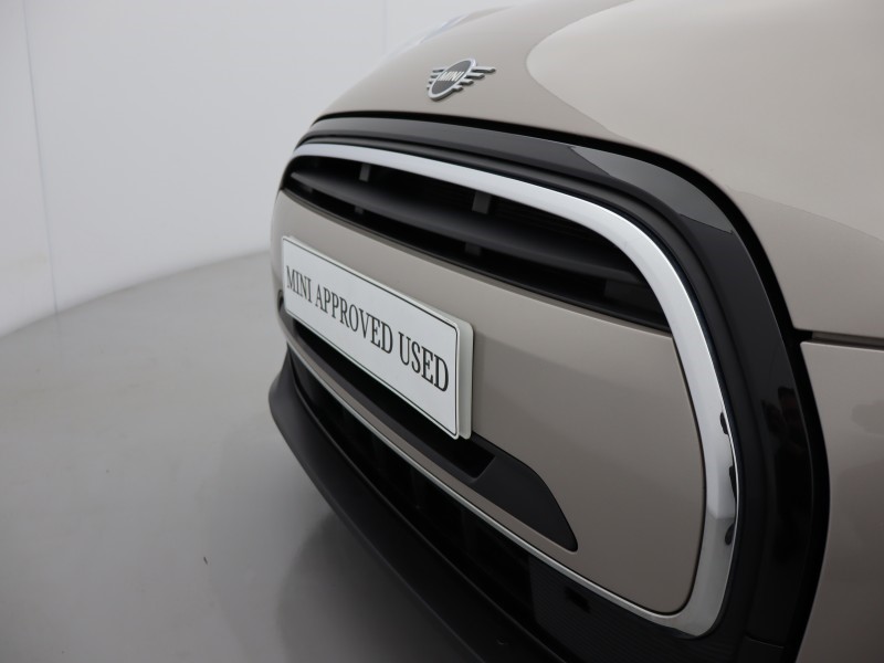 2023 (73) MINI HATCHBACK 1.5 Cooper Classic Premium 5dr Auto 5217117