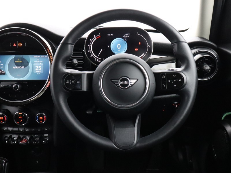 2023 (73) MINI HATCHBACK 1.5 Cooper Classic Premium 5dr Auto 5217136