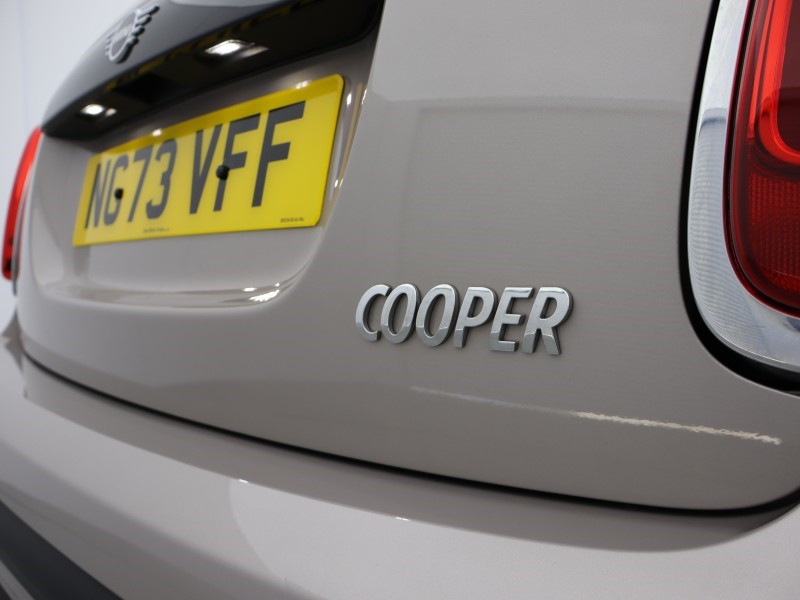 2023 (73) MINI HATCHBACK 1.5 Cooper Classic Premium 5dr Auto 5217111