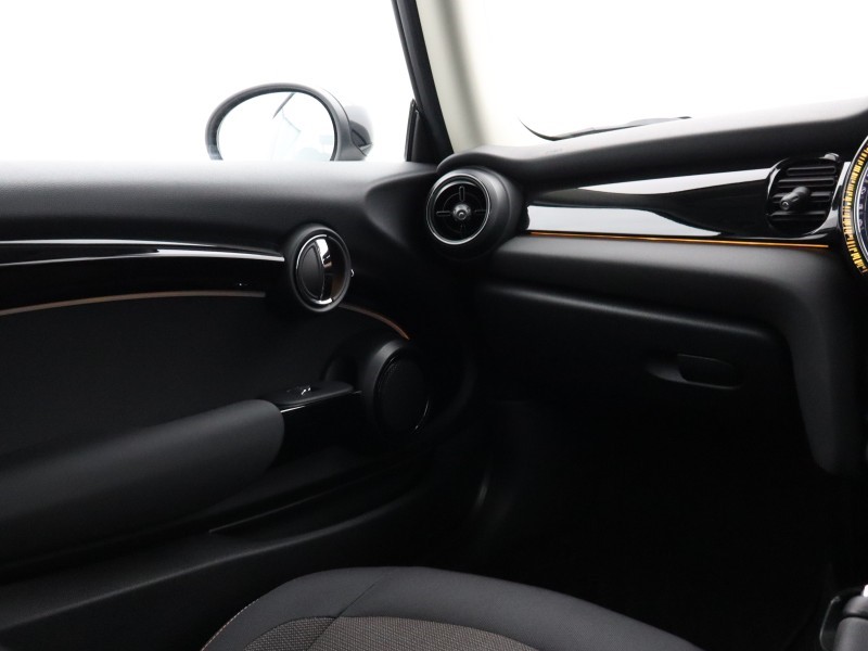 2022 (22) MINI HATCHBACK 1.5 Cooper Classic 3dr 5228247