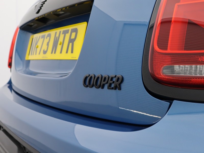 2023 (73) MINI HATCHBACK 1.5 Cooper Sport Premium 5dr Auto 5264256