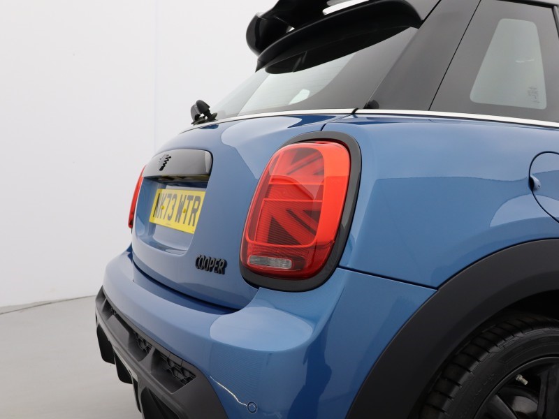 2023 (73) MINI HATCHBACK 1.5 Cooper Sport Premium 5dr Auto 5264255