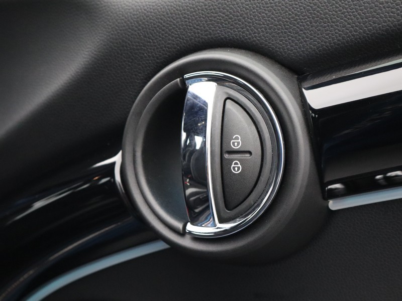 2023 (73) MINI HATCHBACK 1.5 Cooper Sport Premium 5dr Auto 5264273