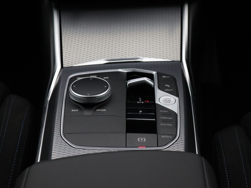 2025 (75) BMW 3 SERIES 320i M Sport 4dr Step Auto 5296333