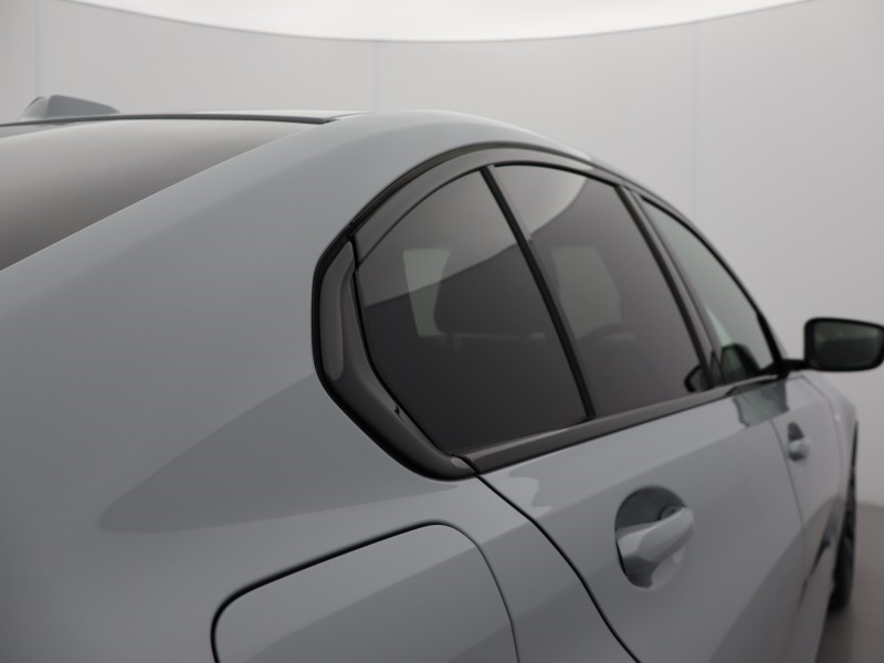 2025 (75) BMW 3 SERIES 320i M Sport 4dr Step Auto 5296310