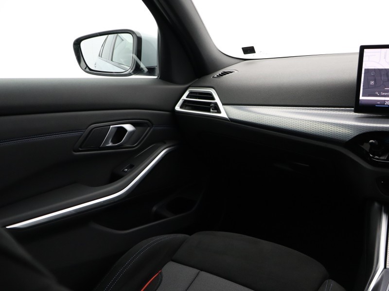 2025 (75) BMW 3 SERIES 320i M Sport 4dr Step Auto 5296335