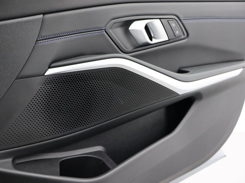 2025 (75) BMW 3 SERIES 320i M Sport 4dr Step Auto 5296336