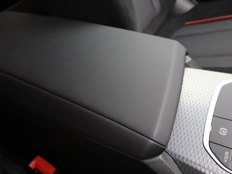 2025 (75) BMW 3 SERIES 320i M Sport 4dr Step Auto 5296361