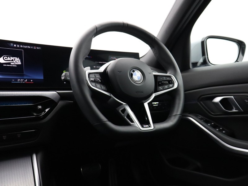 2025 (75) BMW 3 SERIES 320i M Sport 4dr Step Auto 5296331