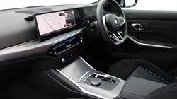 2025 (75) BMW 3 SERIES 320i M Sport 4dr Step Auto 5296328