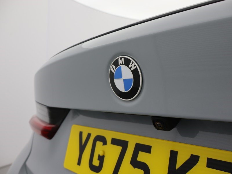2025 (75) BMW 3 SERIES 320i M Sport 4dr Step Auto 5296307