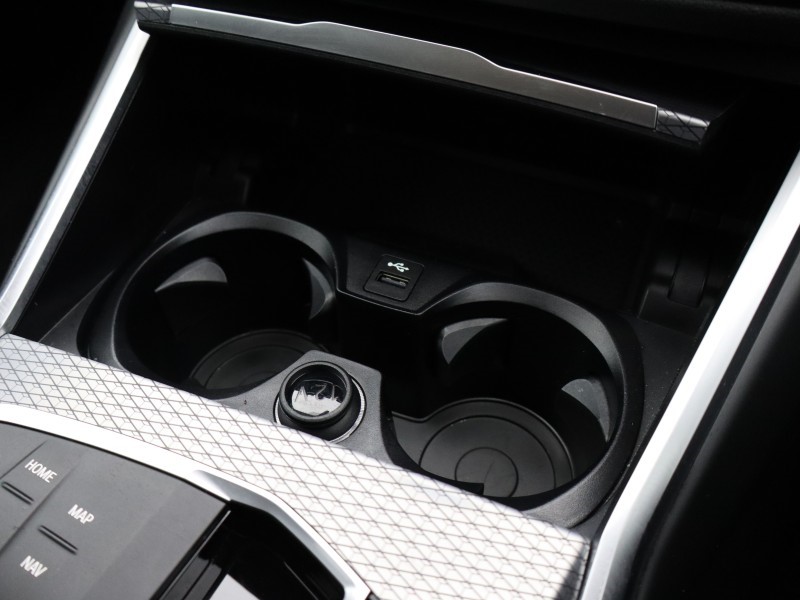 2025 (75) BMW 3 SERIES 320i M Sport 4dr Step Auto 5296341