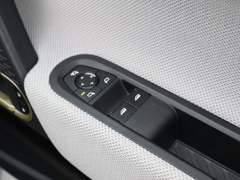 2025 (25) MINI COOPER 135kW E Exclusive 41kWh 3dr Auto 5261801