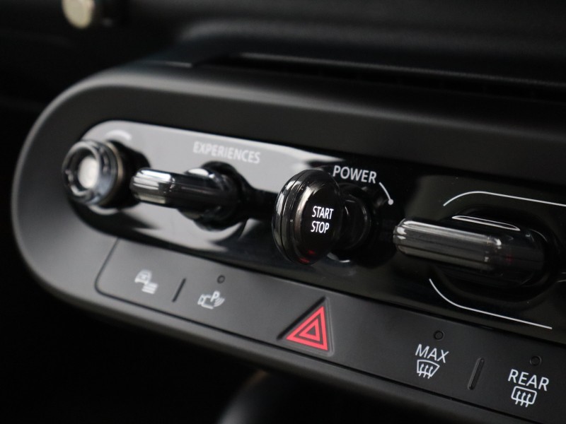 2025 (25) MINI COOPER 135kW E Exclusive 41kWh 3dr Auto 5261822