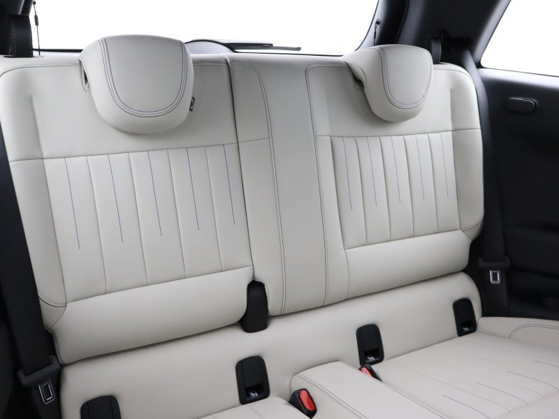 2025 (25) MINI COOPER 135kW E Exclusive 41kWh 3dr Auto 5261807