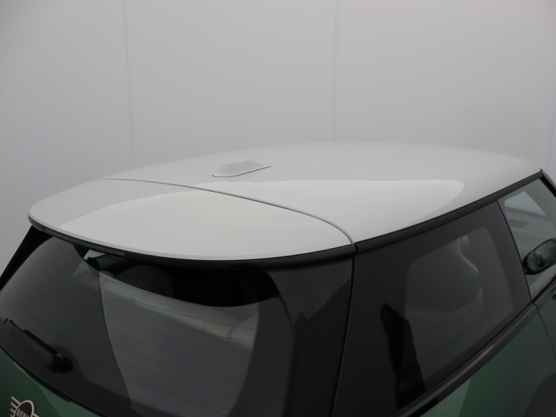 2025 (25) MINI COOPER 135kW E Exclusive 41kWh 3dr Auto 5261795