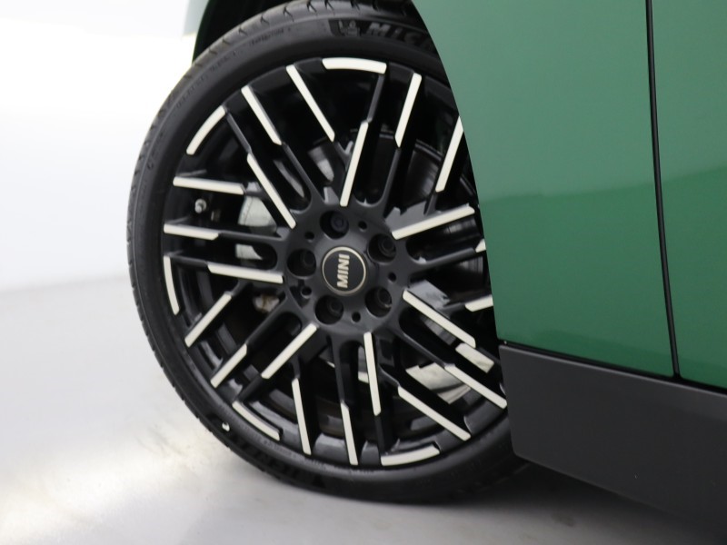 2025 (25) MINI COOPER 135kW E Exclusive 41kWh 3dr Auto 5261817