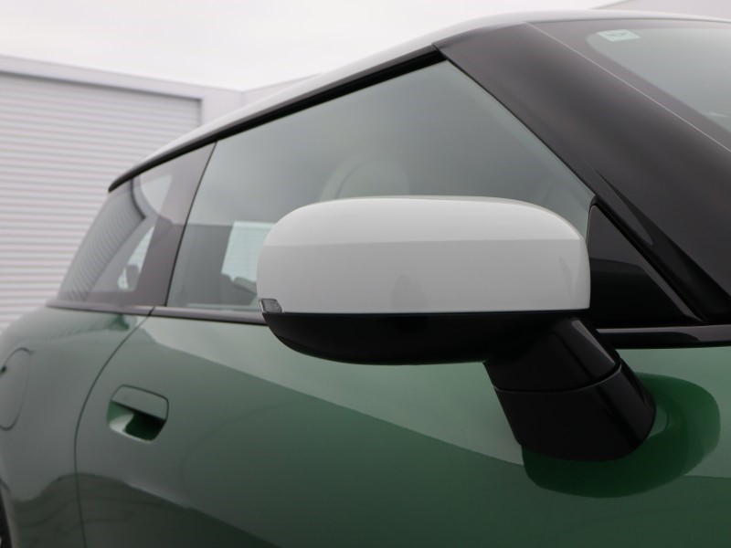 2025 (25) MINI COOPER 135kW E Exclusive 41kWh 3dr Auto 5261800