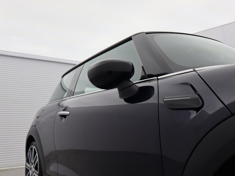 2023 (23) MINI HATCHBACK 1.5 Cooper Exclusive 3dr 5382397