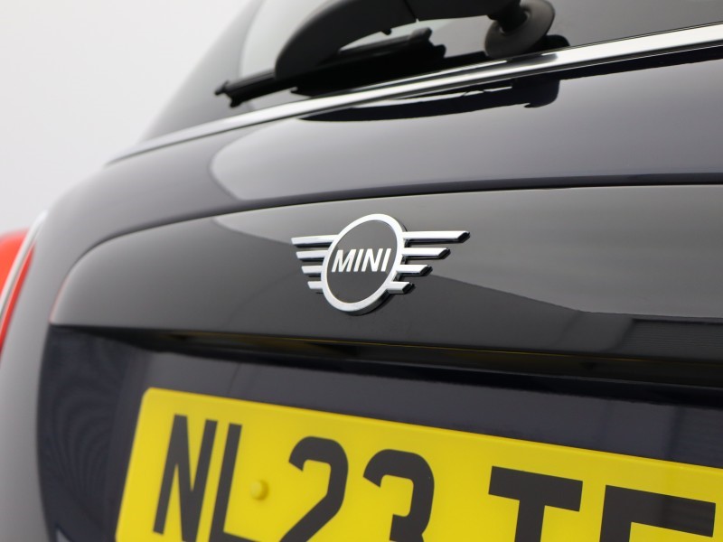 2023 (23) MINI HATCHBACK 1.5 Cooper Exclusive Premium 3dr Auto 5272159