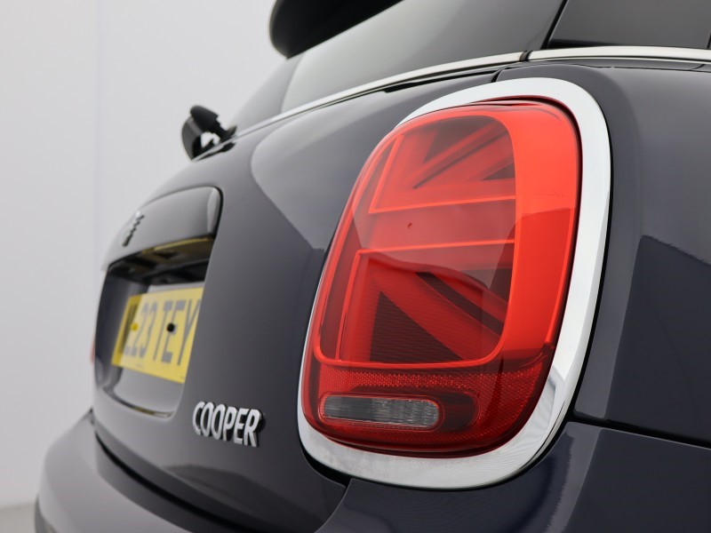 2023 (23) MINI HATCHBACK 1.5 Cooper Exclusive Premium 3dr Auto 5272157