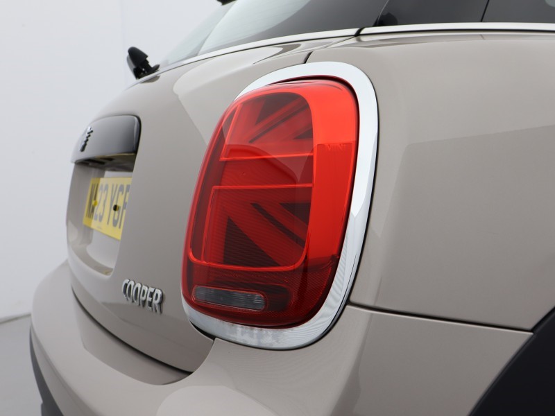 2023 (23) MINI HATCHBACK 1.5 Cooper Exclusive 5dr 5291003
