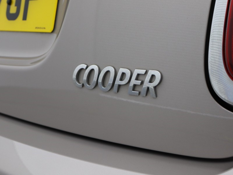 2023 (23) MINI HATCHBACK 1.5 Cooper Exclusive 5dr 5291004