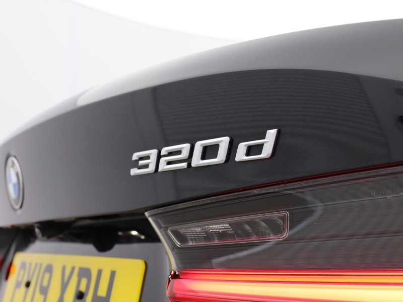 2019 (19) BMW 3 SERIES 320d xDrive M Sport 4dr Step Auto 5301397