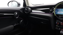 2022 (22) MINI HATCHBACK 1.5 Cooper Classic 3dr 5387885