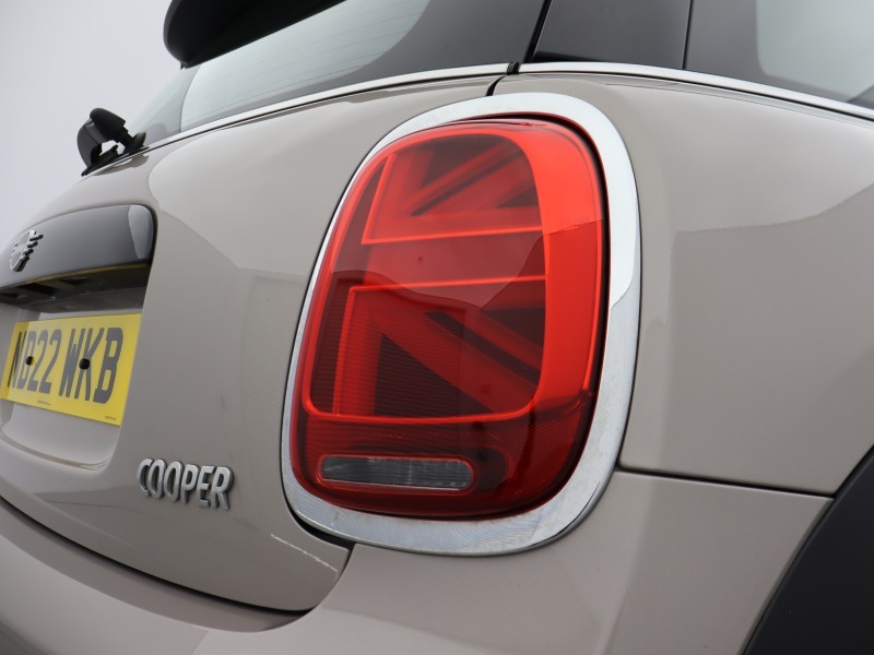 2022 (22) MINI HATCHBACK 1.5 Cooper Classic 3dr 5387845