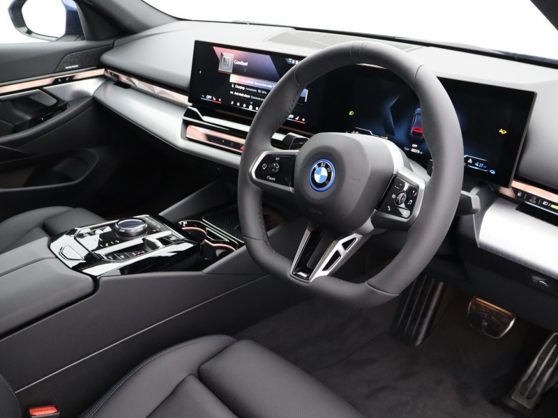 2026 (26) BMW 5 SERIES 530e M Sport Pro 4dr Auto 5584219