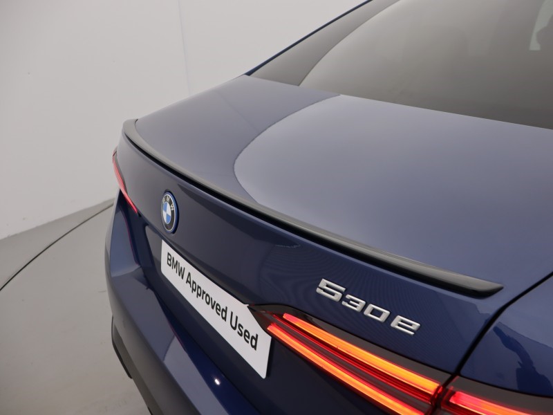 2026 (26) BMW 5 SERIES 530e M Sport Pro 4dr Auto 5584203