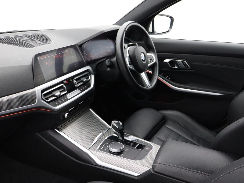 2019 (19) BMW 3 SERIES 320i M Sport 4dr Step Auto 5453622