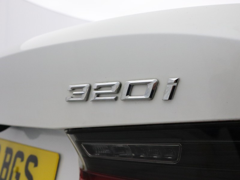 2019 (19) BMW 3 SERIES 320i M Sport 4dr Step Auto 5453565