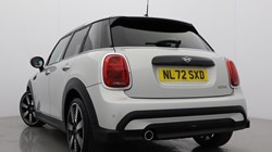 2022 (72) MINI HATCHBACK 1.5 Cooper Exclusive 5dr Auto 5428823