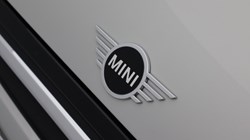2022 (72) MINI HATCHBACK 1.5 Cooper Exclusive 5dr Auto 5428777