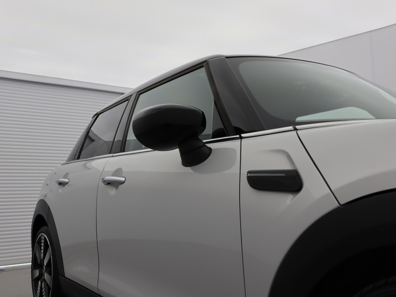 2022 (72) MINI HATCHBACK 1.5 Cooper Exclusive 5dr Auto 5428778