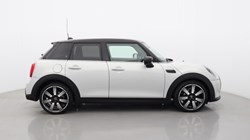 2022 (72) MINI HATCHBACK 1.5 Cooper Exclusive 5dr Auto 5428825