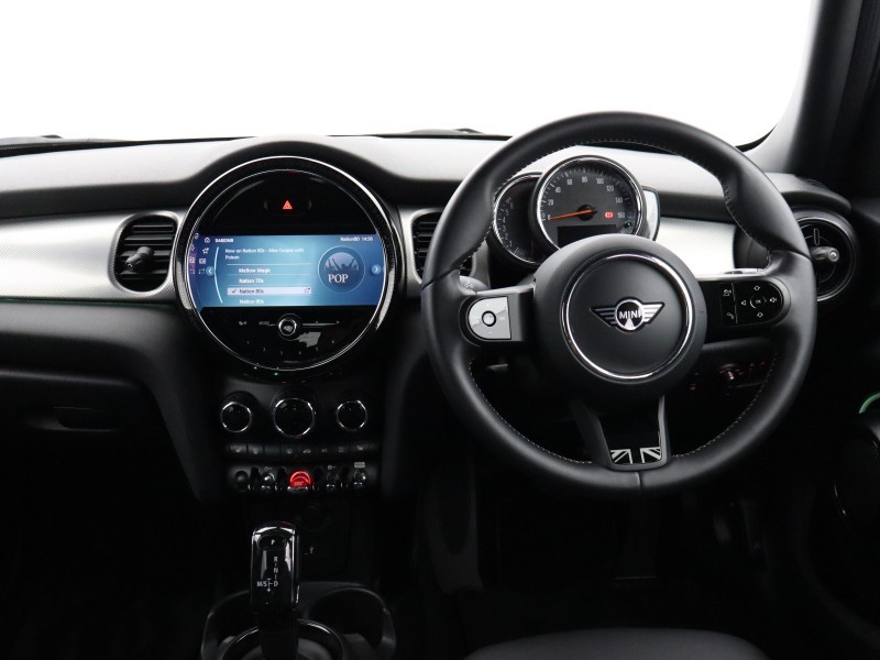 2022 (72) MINI HATCHBACK 1.5 Cooper Exclusive 5dr Auto 5428787