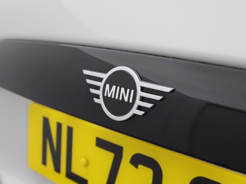 2022 (72) MINI HATCHBACK 1.5 Cooper Exclusive 5dr Auto 5428769