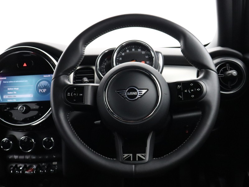 2022 (72) MINI HATCHBACK 1.5 Cooper Exclusive 5dr Auto 5428788
