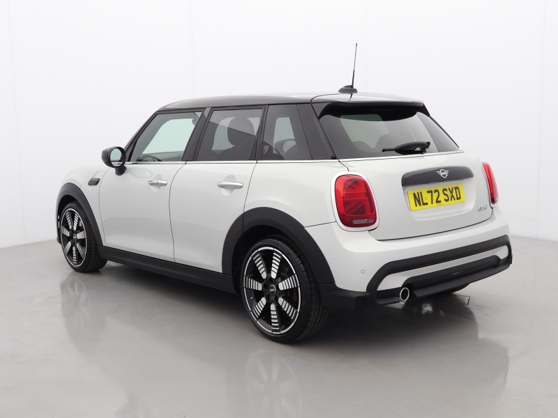 2022 (72) MINI HATCHBACK 1.5 Cooper Exclusive 5dr Auto