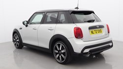 2022 (72) MINI HATCHBACK 1.5 Cooper Exclusive 5dr Auto 5428763