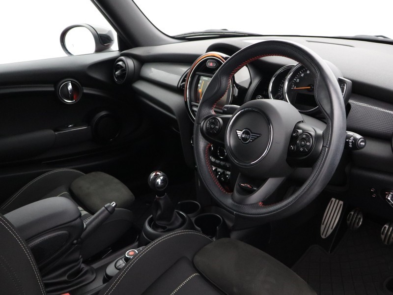 2020 (70) MINI HATCHBACK 1.5 Cooper Sport II 3dr 5372934
