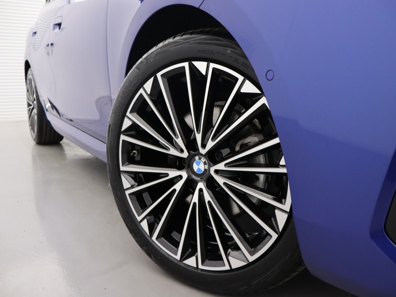 2025 (75) BMW 2 SERIES 220i MHT M Sport 5dr DCT 5439010